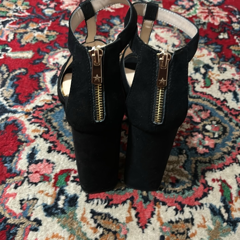 Prima Donna Collection Block Heeled Sandal - Picture 4 of 5